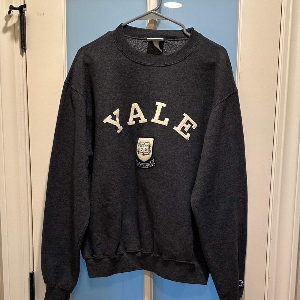 Champion Yale Charcoal Gray Crewneck Sweater Size Medium